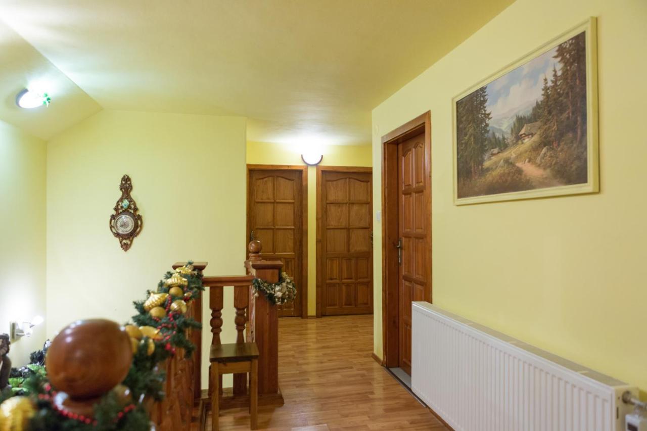 Ubytovanie Adina Poltár Exterior foto